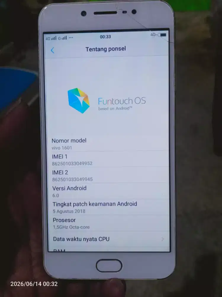 jual aja nih hp Vivo v5 ram 4/32 minus layar retak sehelai,seperti fto