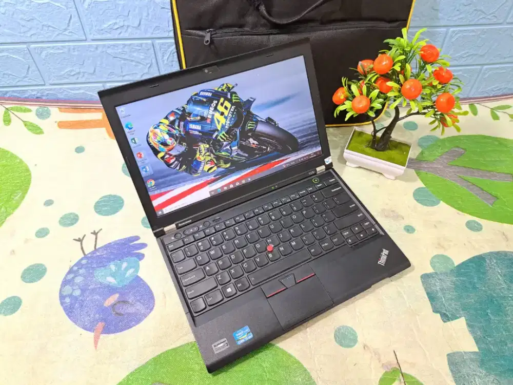 Laptop Lenovo thinkpad X230 core i5 ram 8 SSD 128 GB ngebut siap pakai