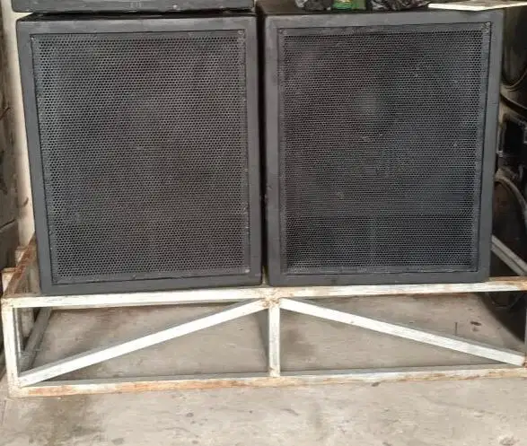 Box speaker low 18 inci 4 biji