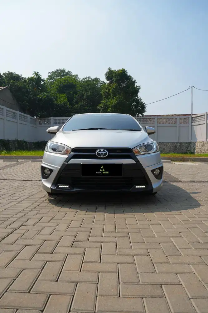 YARIS S TRD AT 2014 SILVER ON GREY