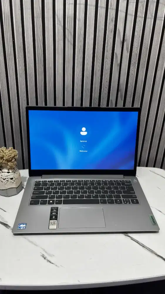 Lenovo Ideapad slim 1i