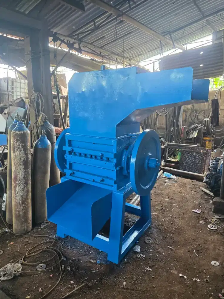 Mesin Giling plastik / Mesin Crusher.