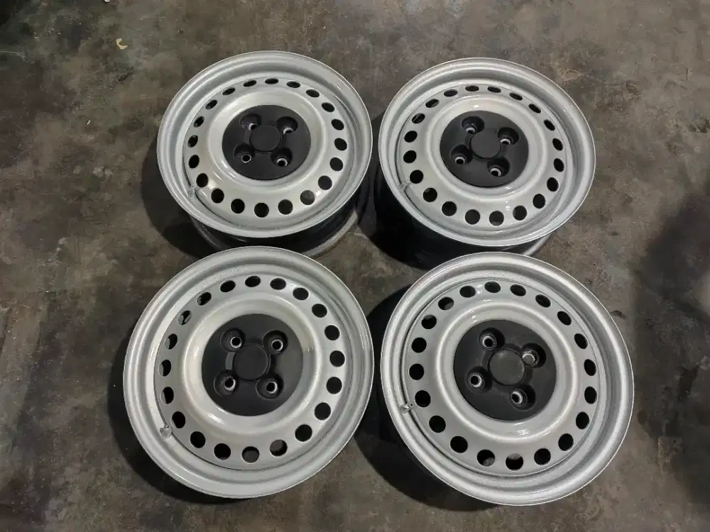 Velg r15 kaleng mobilio