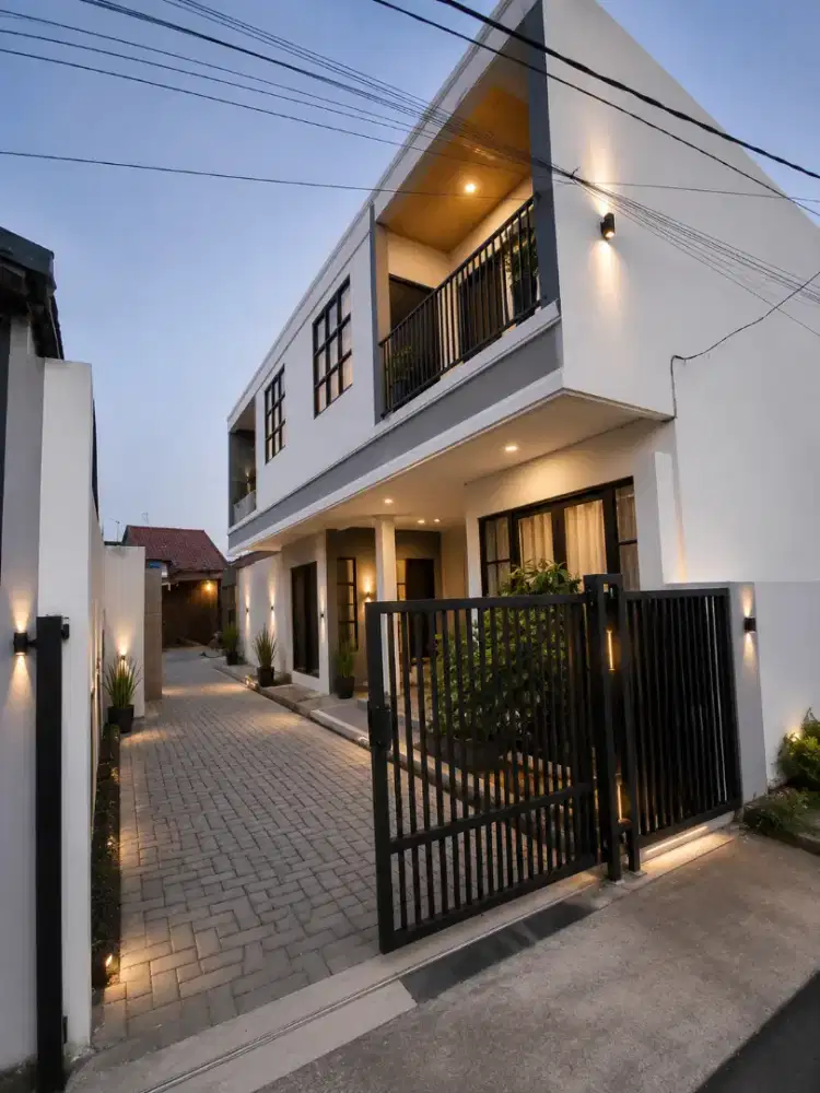 Jual rumah 2 lantai dengan Harga terbaik lokasi strategis bebas banjir