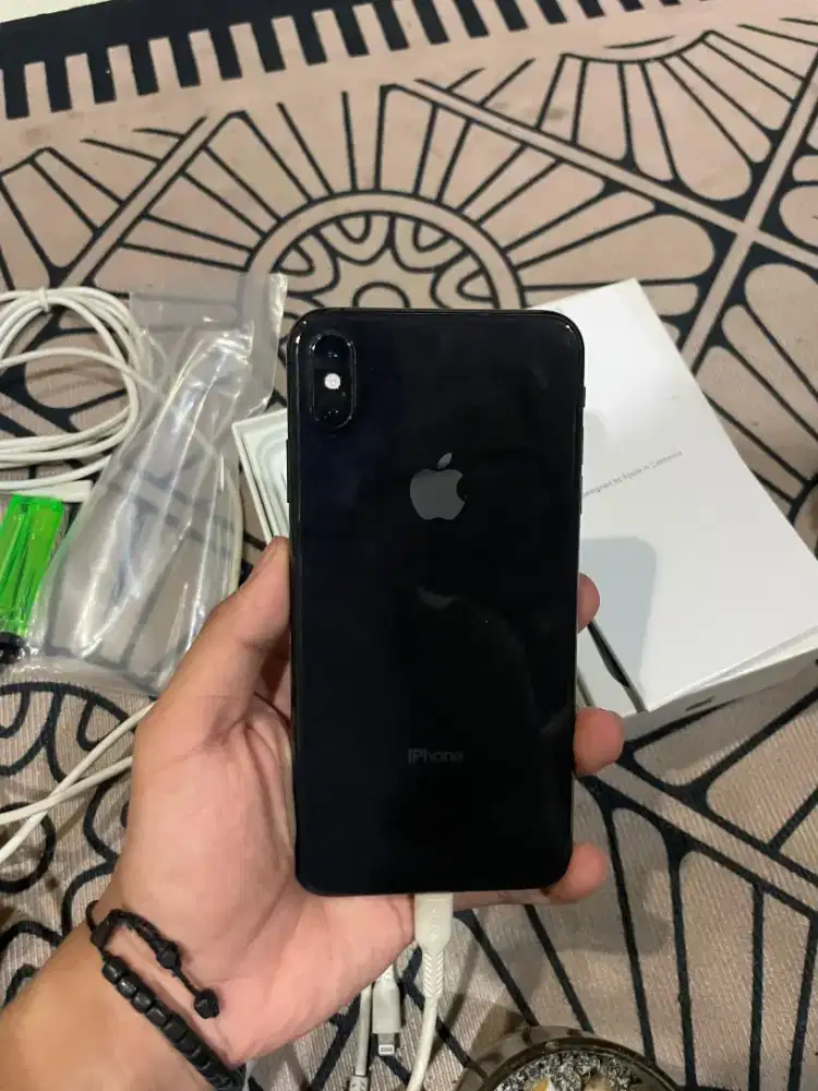 iPhone xs max 256gb inter