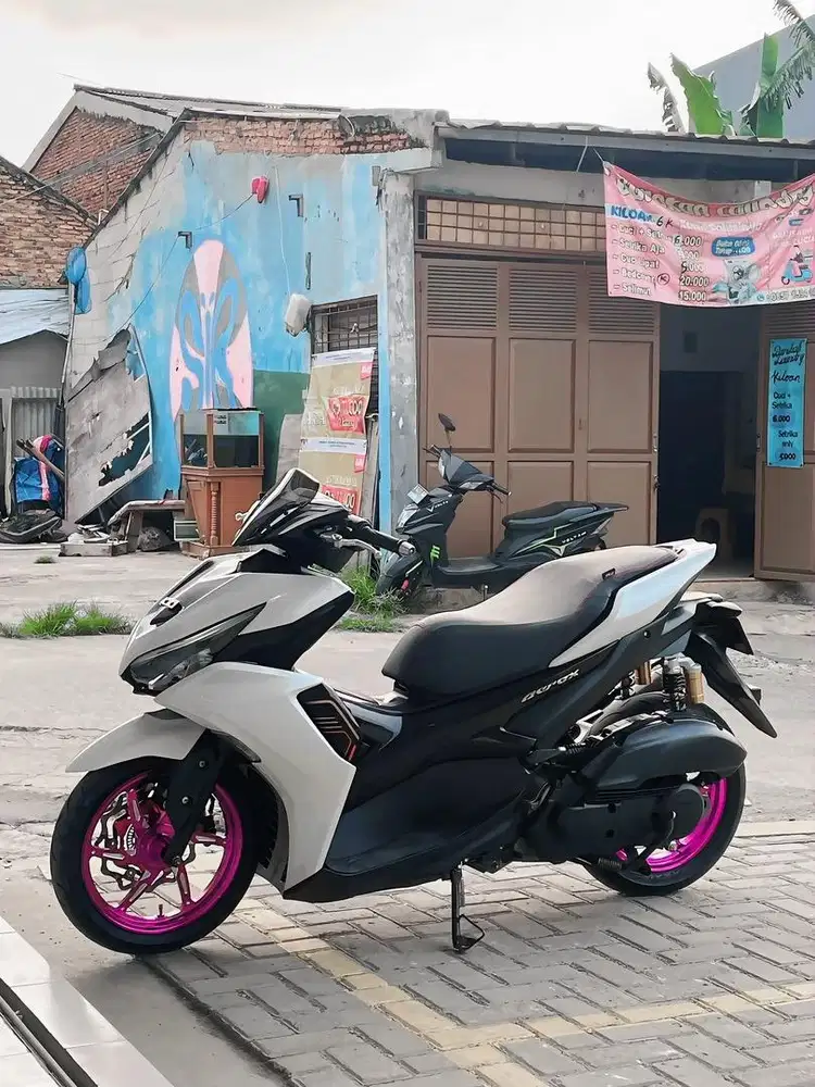 dijual YAMAHA AEROX NEW CONNECTED 2023 Silver