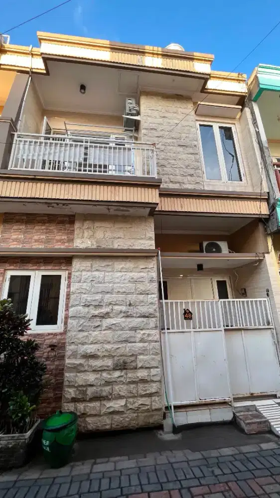 Dijual Rumah Minimalis Full Keramik 2 Lantai