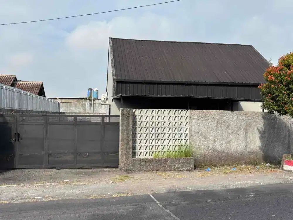 Disewakan Rumah / Tempat Usaha / Kantor dekat Jln Palagan