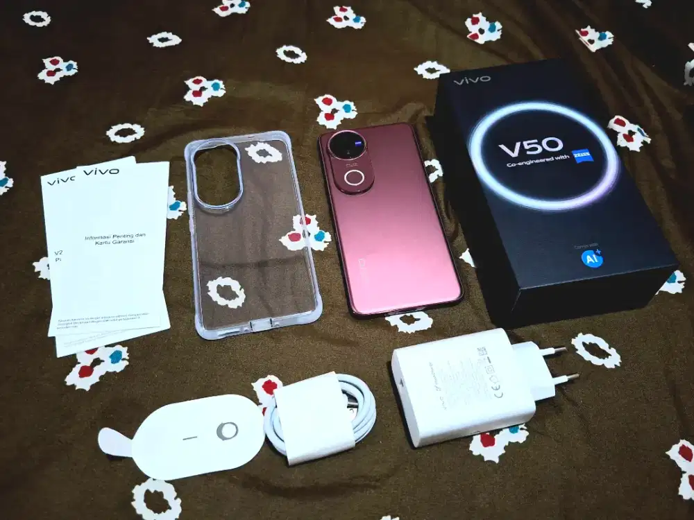 Vivo v50 8/256 fullset garansi mei 2027