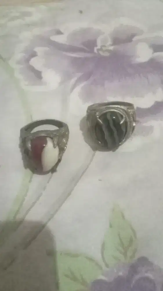 Batu akik merah outih