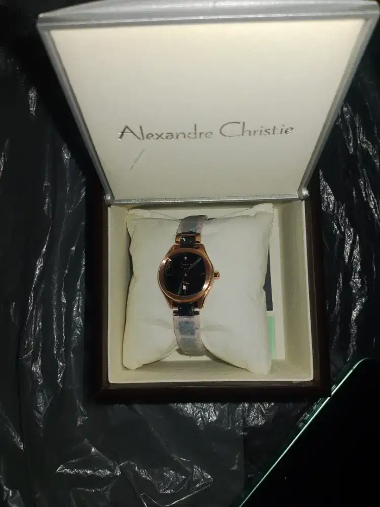 Jam tangan Alexandra Christie