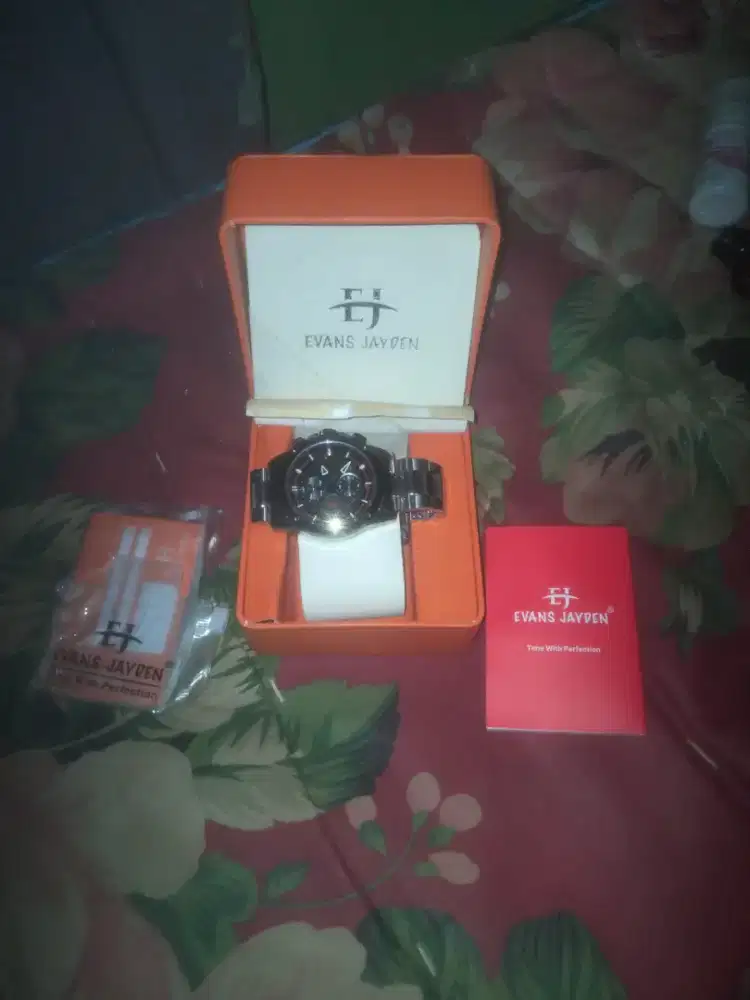 Jam tangan pria elegan Nyaman Untuk dipakai sehari