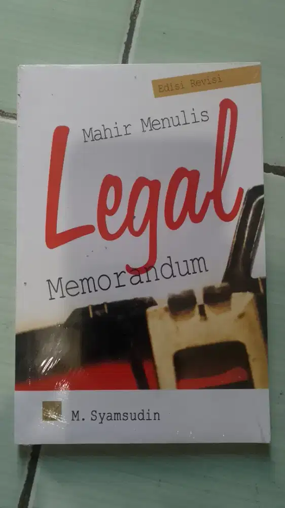 Dijual buku Legal Memorandum