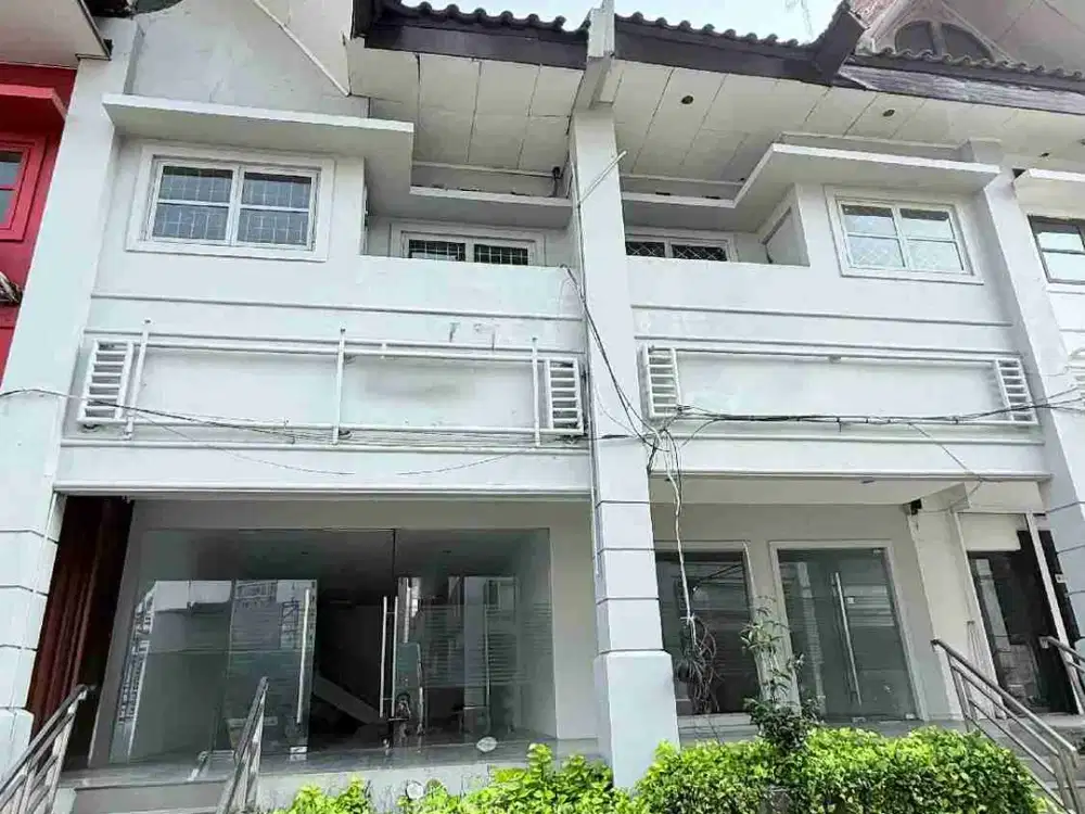 Disewakan ruko 3 lantai depan Bintaro Plaza sektor 3A, lokasi strategis