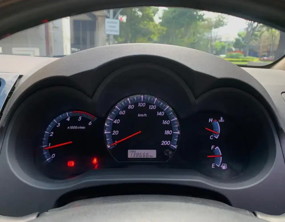 Fortuner 2.5 VNT TRD Diesel Manual 2015 Hitam KM Rendah