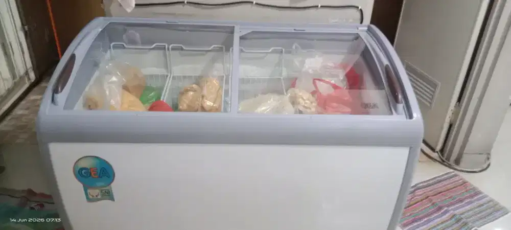 Dijual Cepat Freezer Kaca GEA 360 L