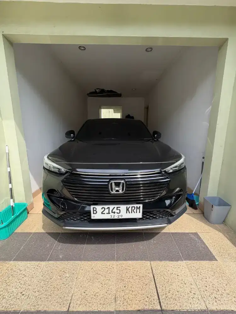 HRV SE 1.5 AT 2024 HITAM