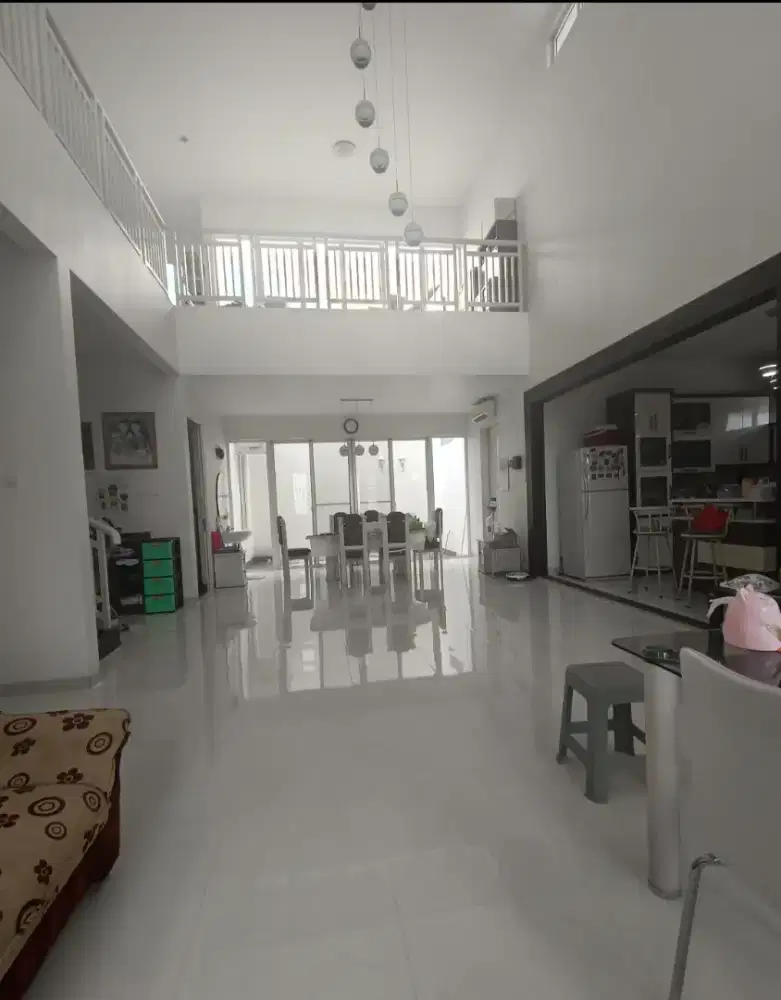 HANYA 3 M-AN RUMAH LUAS TERAWAT SIAP HUNI DARMO INDAH DEKAT KUPANG