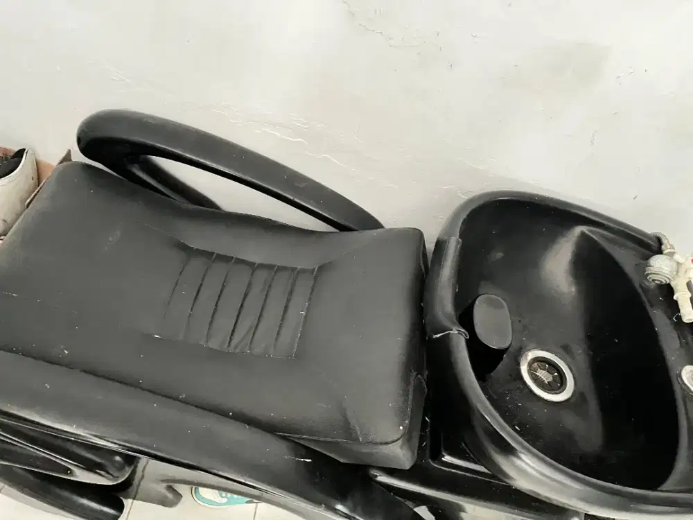 Jual kursi keramas