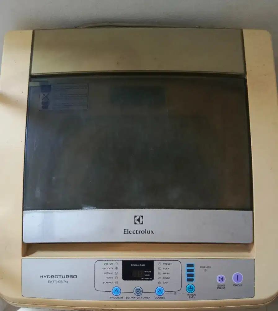 Mesin cuci electrolux top load