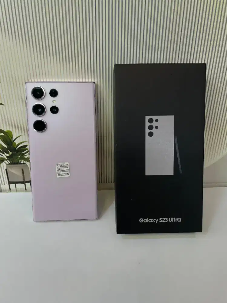 Samsung gakaxy S22 Ultra 12/256 Like new