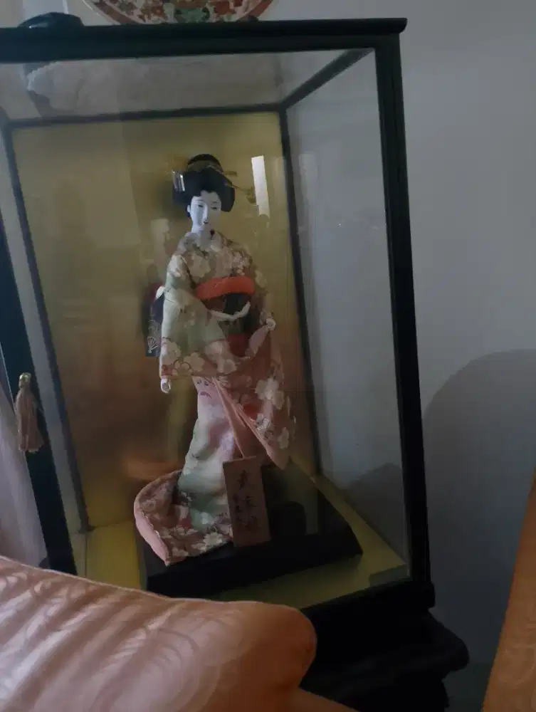 Boneka geisha jepang
