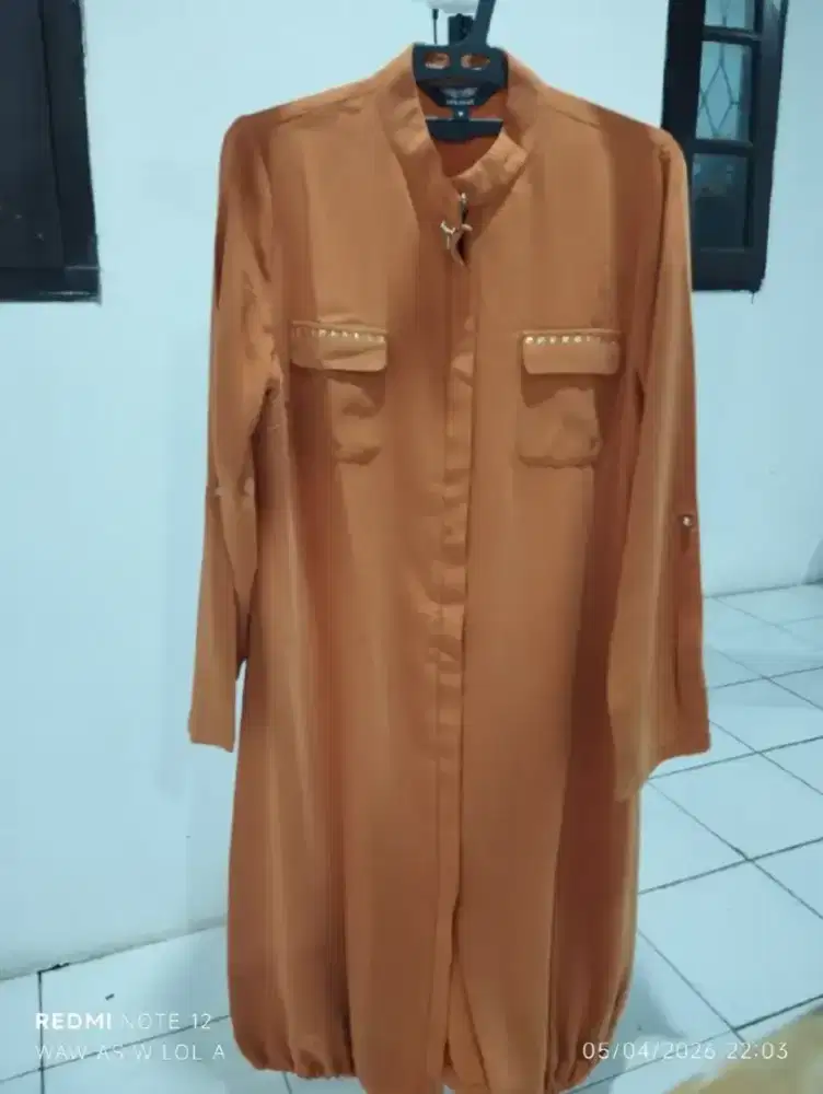 Dress oren hikmat