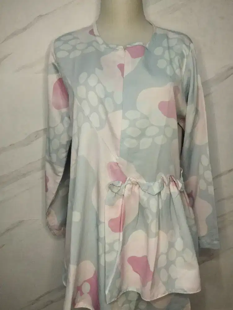 Baju biru lengan panjang