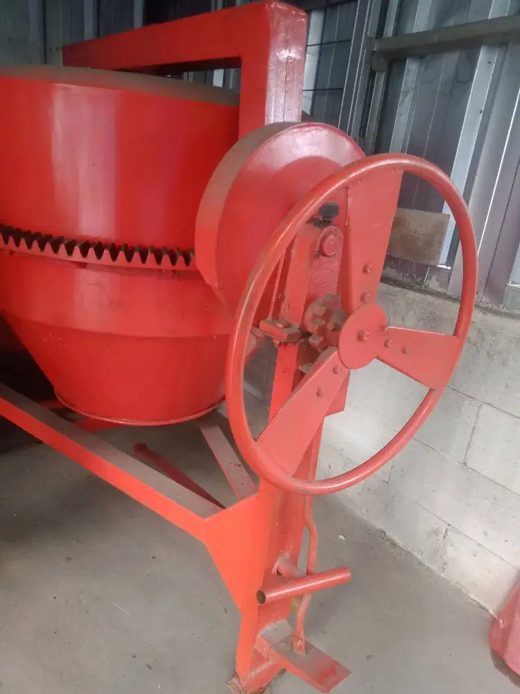 Mesin molen, mixer pengaduk coran beton, kondisi baru