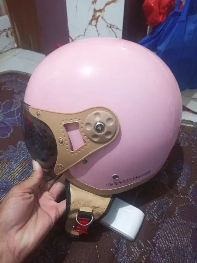 helm pilot masih gress baru pakai 4 kali