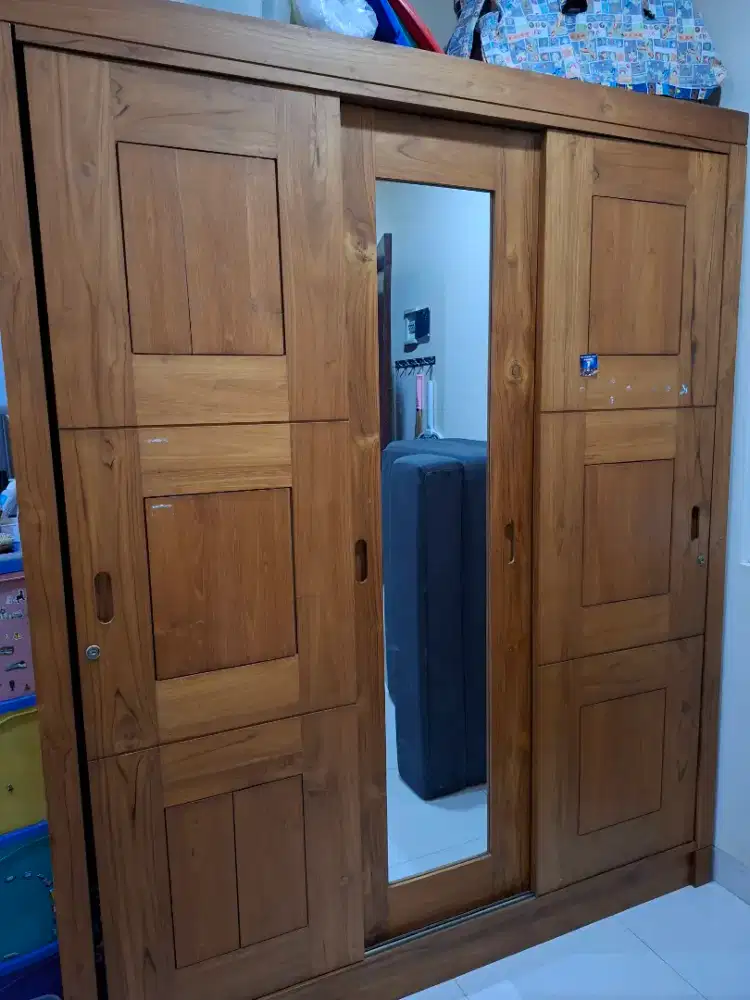 Lemari Kayu Jati Pintu Geser