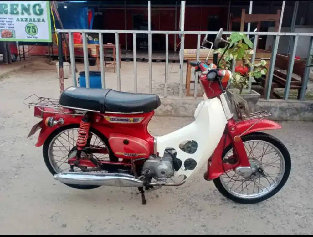 Honda C70 plat AG