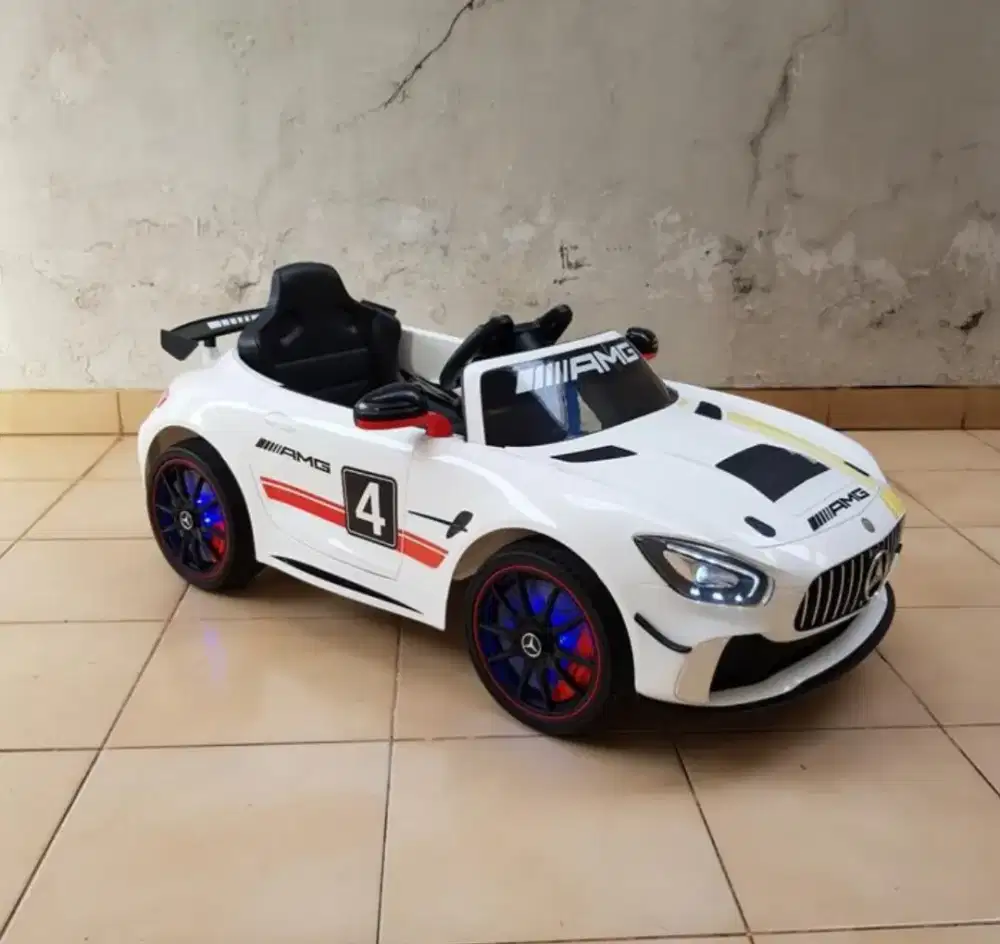 Mobil aki atau baterai pliko mercedes AMG GT4