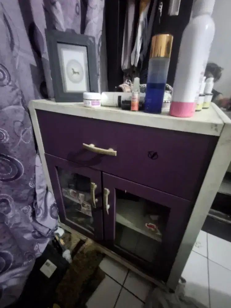 Lemari bupet laci kecil dan IKEA rak susun besi