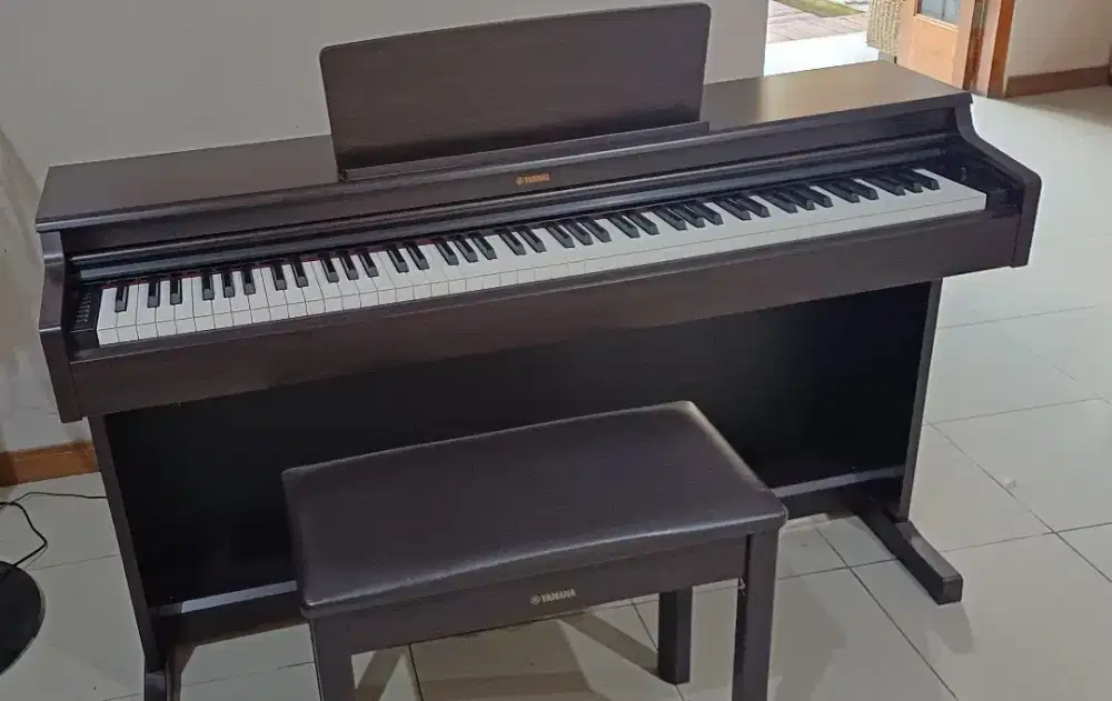piano elektrik Yamaha YDP-165