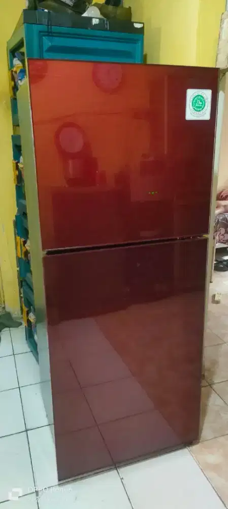 Kulkas 2 pintu Sharp model baru