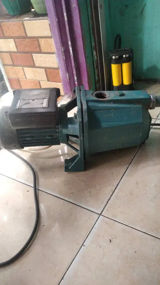 Di Jual pompa Air merk Dabaqua100 semi jet ,kondisi masih normal