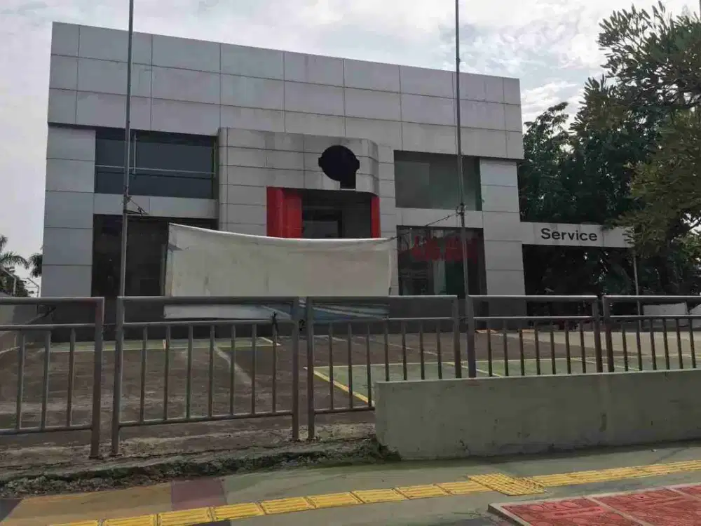 Bangunan n ktr ex showroom di tanjung priuk jakut