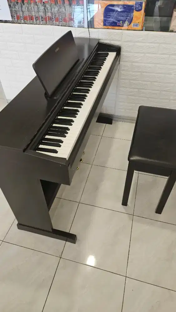 Digital piano Yamaha YDP 103. Kondisi seperti baru. Nego sampai deal.