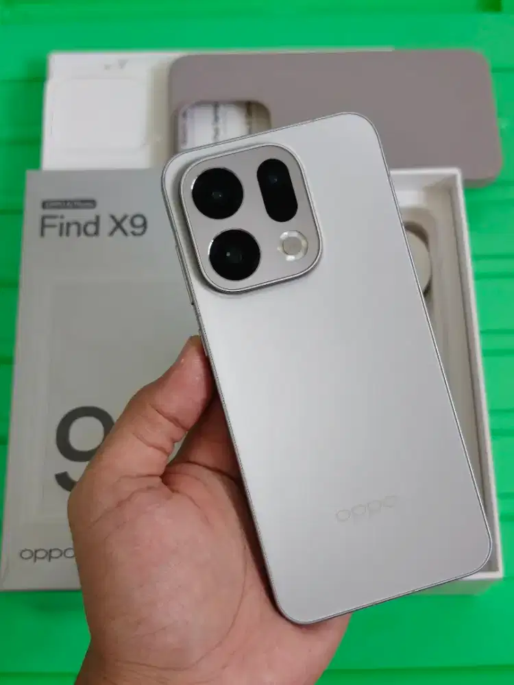 Oppo Find X9 16/512 GB Titanium Grey Fullset Ori. Garansi 2 tahun