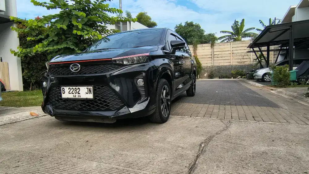 Black Xenia 1.5 R Ads AT 2021