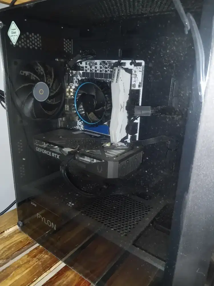 PC RTX 5060 | i5-12400F | 16GB DDR5