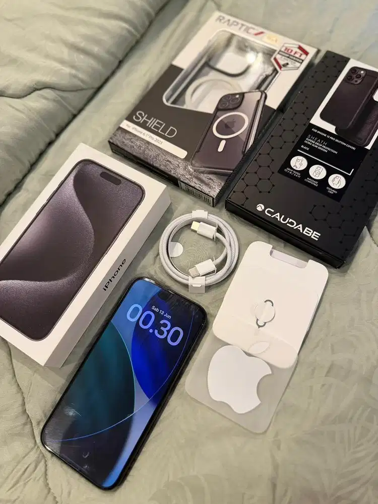 DIJUAL IPHONE 15 PRO BLACK TITANIUM, 256GB fullset Original Resmi