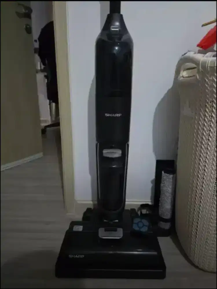 Vacuum cleaner sharp EC-WE77Y-BK Wet and dry