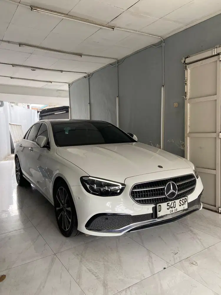 LOW KM Mercedes-Benz E200 2023 Bensin
