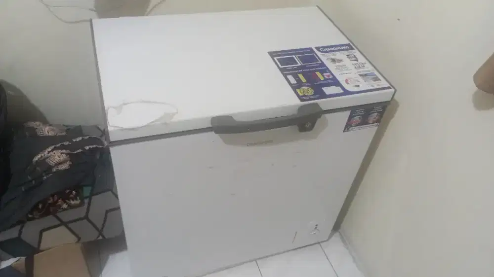 Di jual freezer merk chamhong 210 L