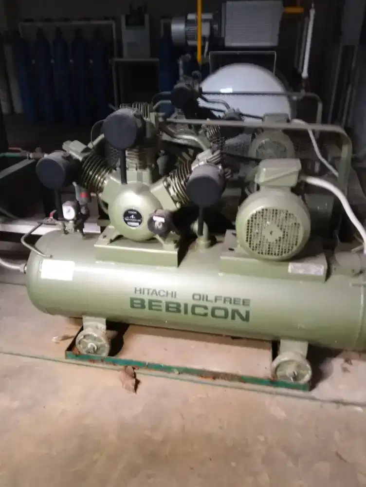 Kompresor HITACHI OILFREE BEBICON