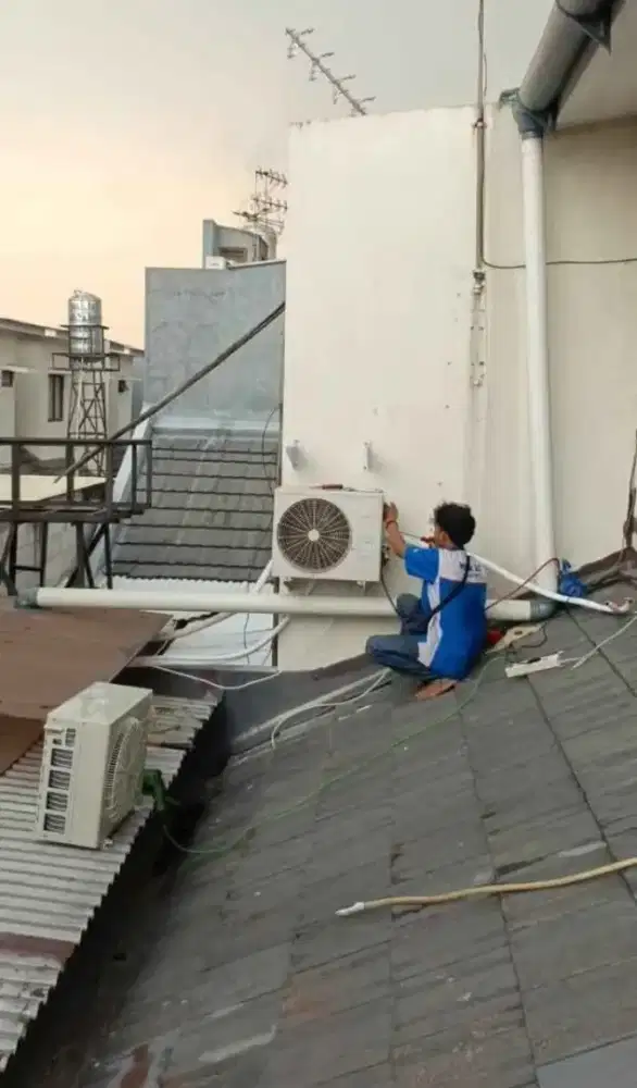 Servis ac, bongkar pasang ac, tambah/isi ulang freon, cuci dll