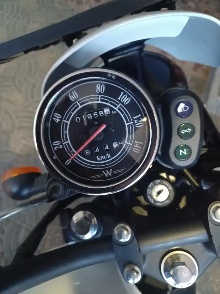 Kawasaki W175 Cafe tahun pembuatan 2024