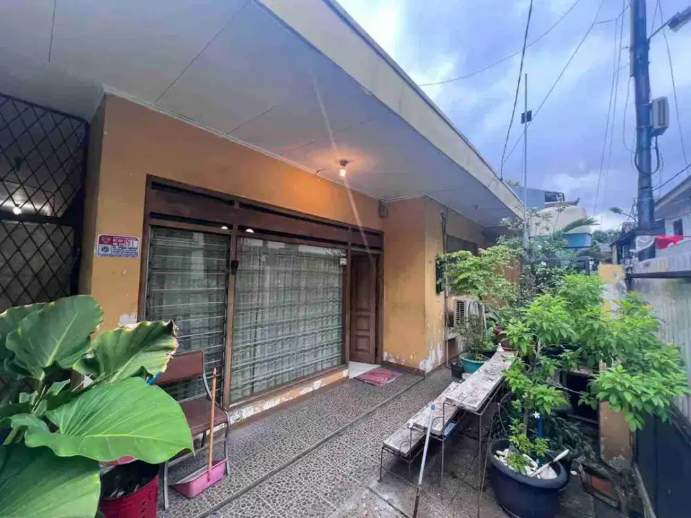 Dijual Cepat Rumah Di Dalam Gang Muat 1 Mobil di Cipinang Cempedak